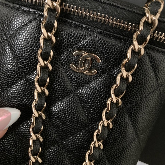 Chanel Vertical Vanity All leather interior exterior RARE - Picture 5 of 16